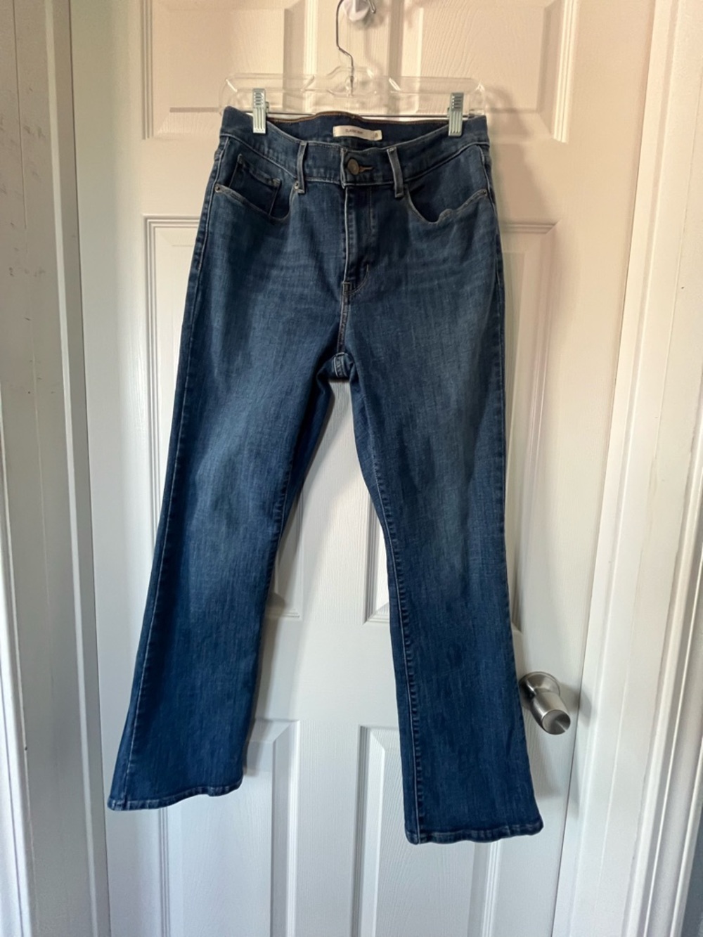 Women’s Levi’s Classic Boot Jeans Size 8  28” length - Picture 2 of 8